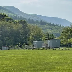https://rosemary-shepherds-hut-clay-bank-huts.yorkshirehotels.net